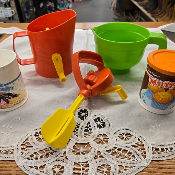 SOLD MORE Collectible Vintage 1987 Fisher Price Collectible Baking Cooking SetS - Picture 3 of 7